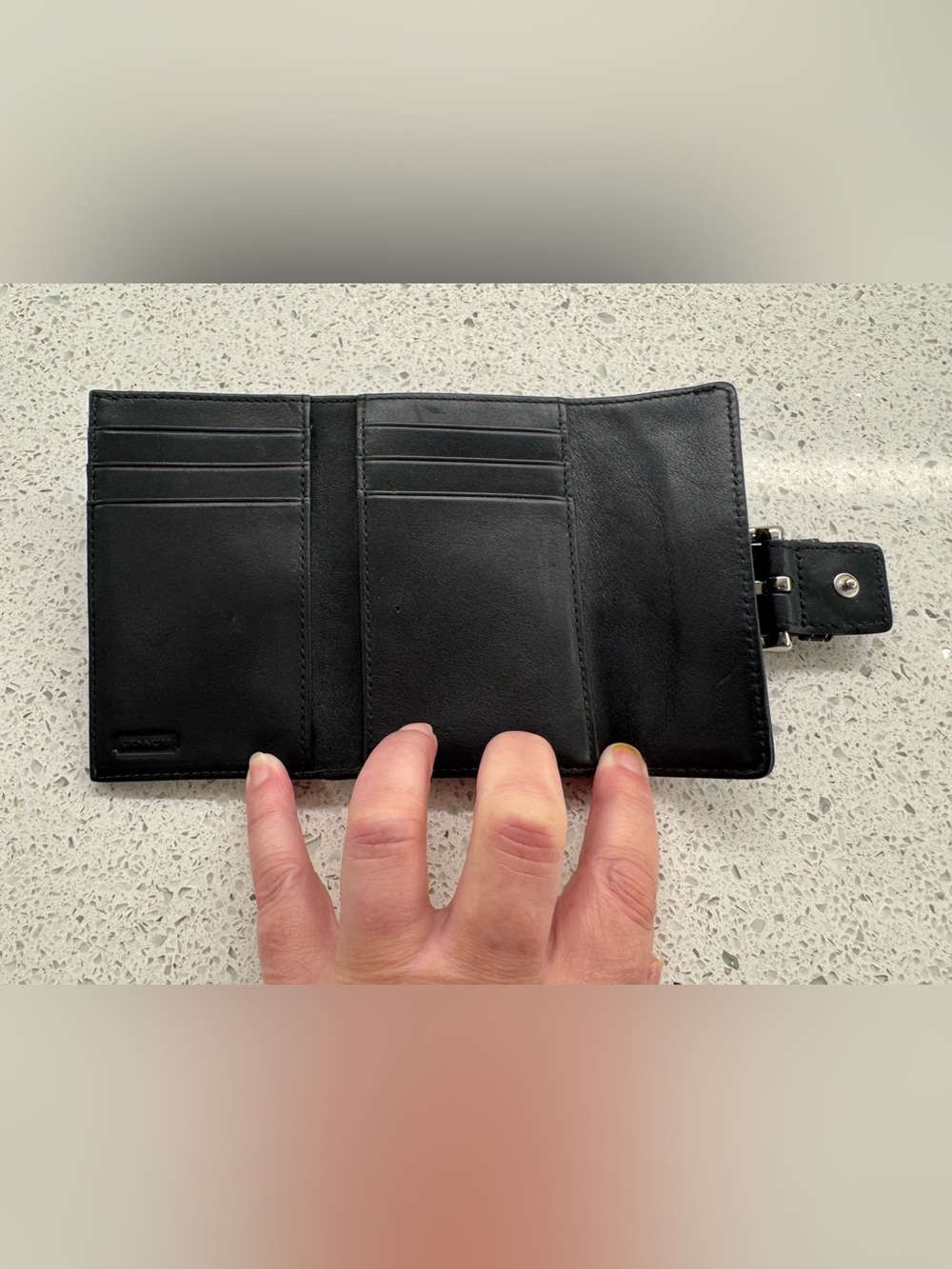Vintage Coach mini leather Soho wallet with silver bucket flap closure - Picture 4 of 8
